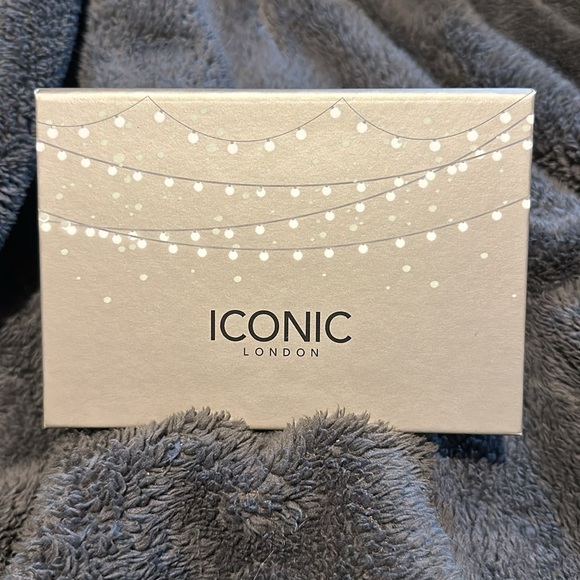 Iconic London Blaze Chaser Face Palette - Picture 2 of 3